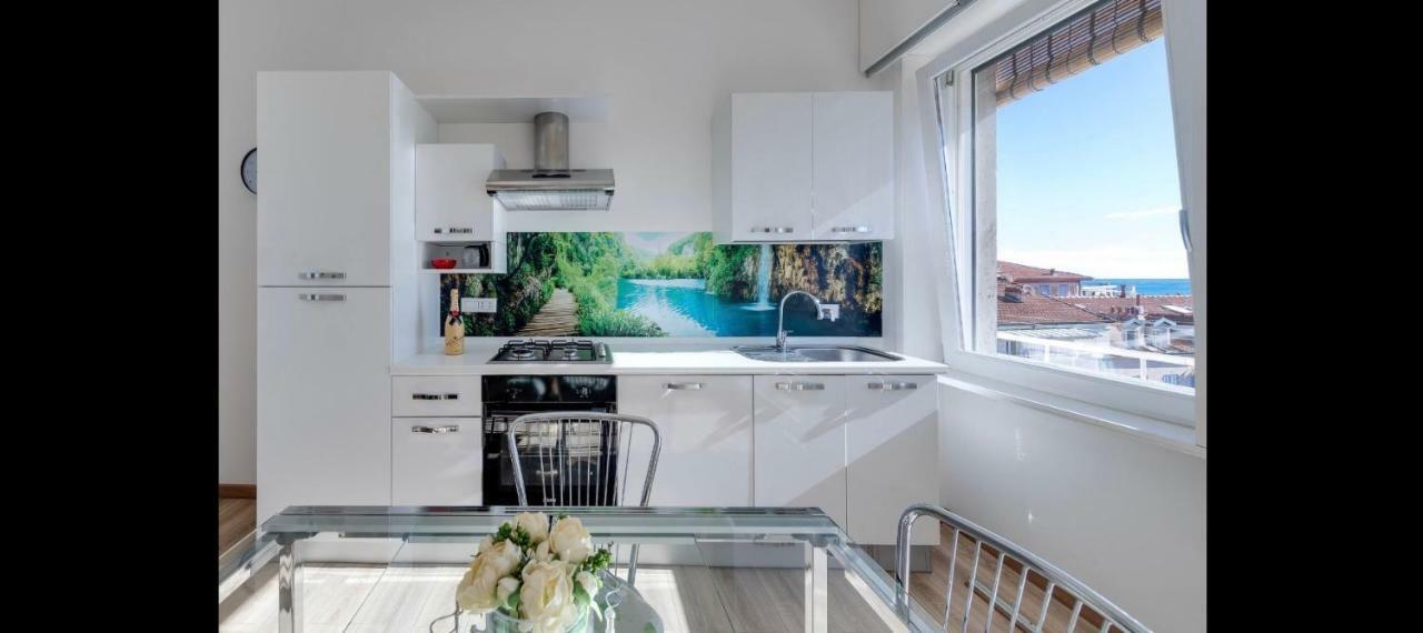 Appartamento via volta Sanremo Esterno foto